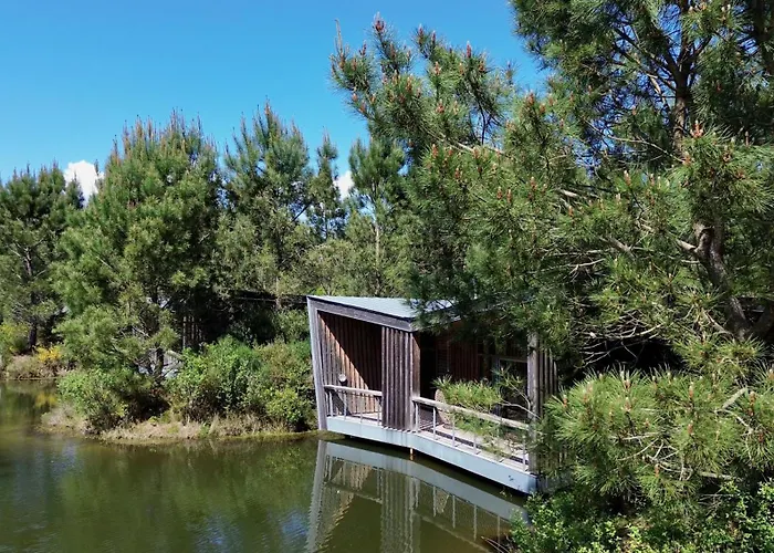 Les Echasses Golf & Surf Eco Lodge